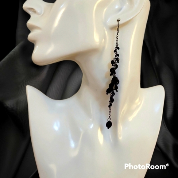 Vtg Extra Long Witchy Gothic Gunmetal Black Cluster Beaded Dangle Earrings - Picture 1 of 4